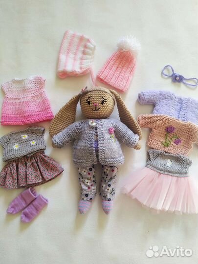 Зайка с набором одежды