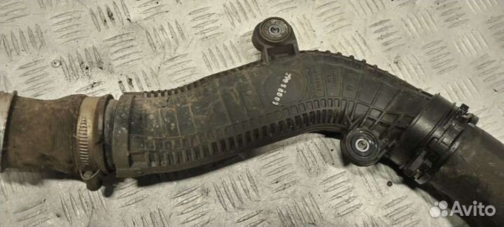 Патрубок интеркулера VolkswagenTiguan 12013