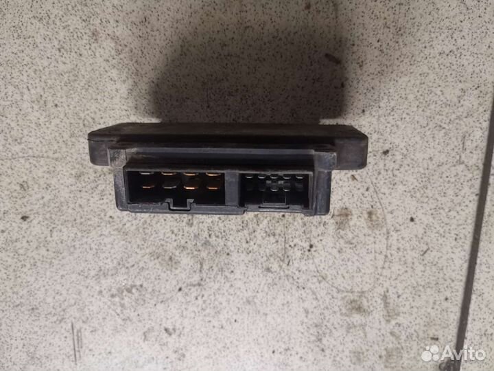 Блок предохранителей Kawasaki ZZR 400 1