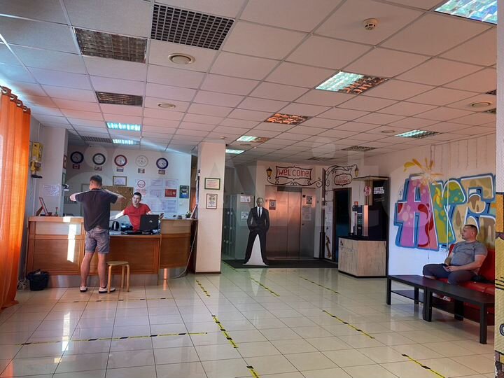 Комната 72 м² в > 9-к., 1/1 эт.