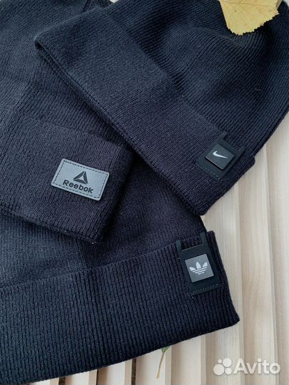 Шапка осенняя фирменная