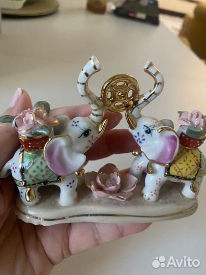 Пара слоников