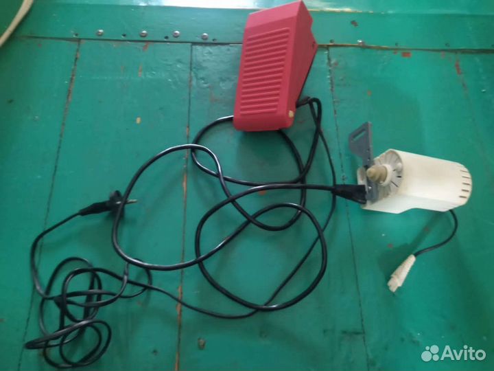 Швейная машина Чайка 142