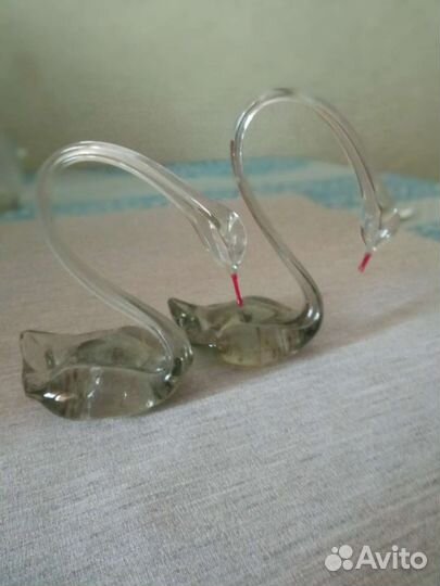 Статуэтка лебедь