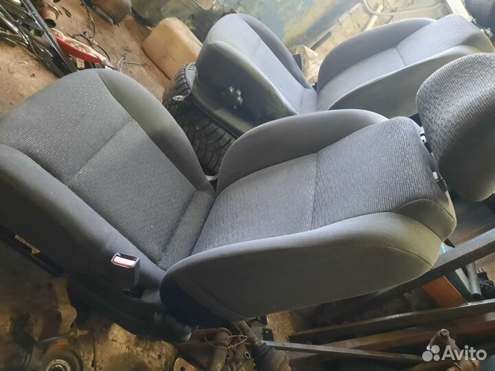 Сиденья передние Chevrolet Aveo T250 с air-bag