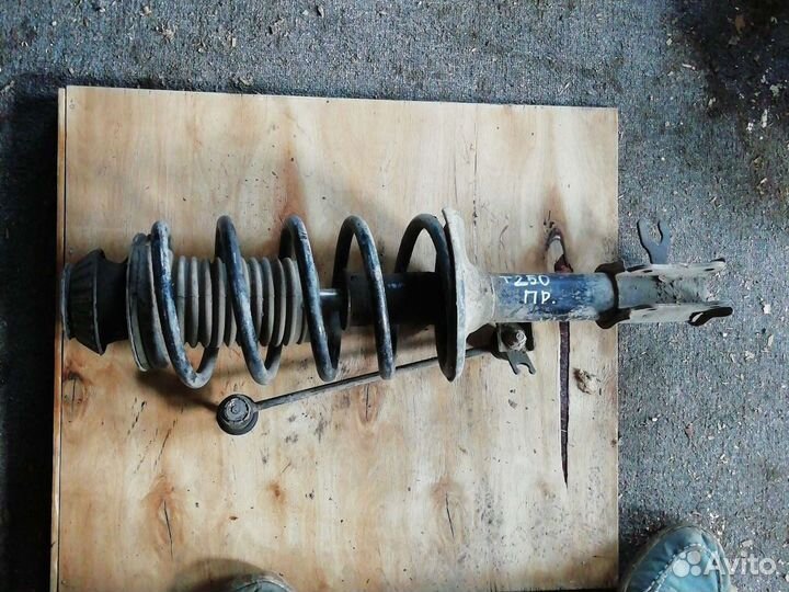 Стойка передняя пр. Шевролет Авео т250