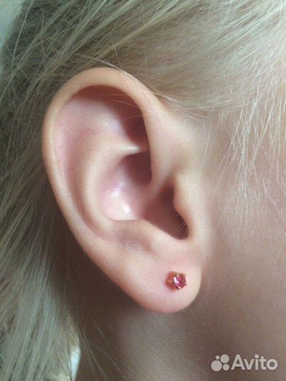 Прокол ушей пирсинг