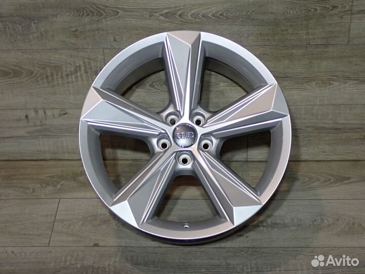 Комплект оригинальных R19 дисков Ауди Q7