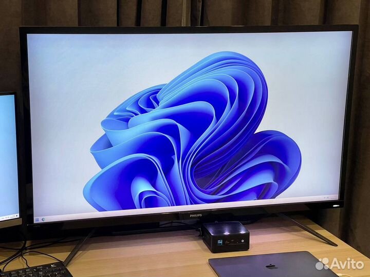 Монитор 43 Philips 4K hdr