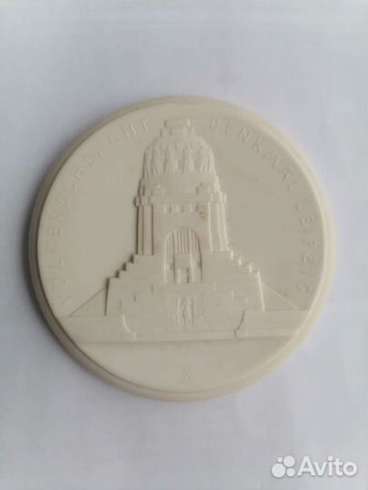 Настольная медаль