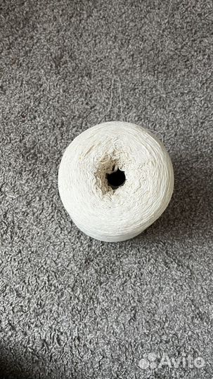 Пряжа полу шерсть в бобине
