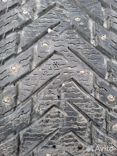 Nokian Tyres Hakkapeliitta 8 SUV 275/45 R20