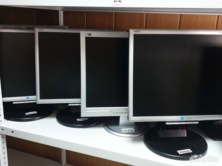 Мониторы квадратные 17