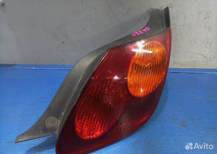 Фонарь правый Lexus Sc430 UZZ40