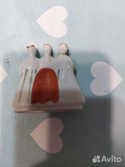 Статуэтка, Девушки в национальных костюмах, фарфор