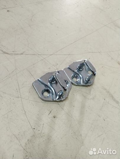 Петля замка двери BMW 7 Е65 бмв 7 Е65 Е66