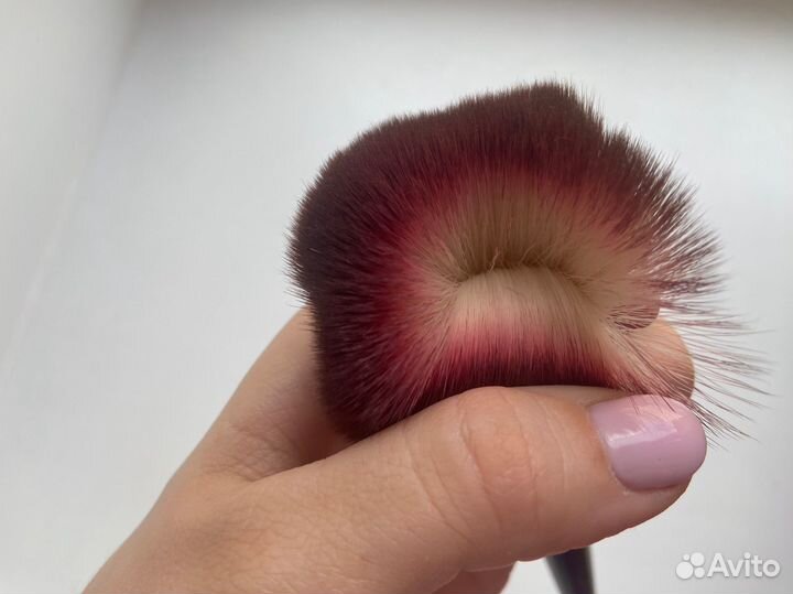 Кисть макияжная для пудры и румян