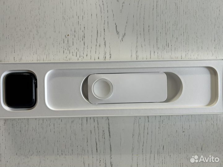 Часы apple watch se 44mm