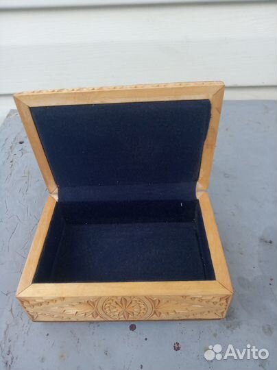 Деревянная шкатулка для украшений