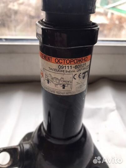 Домкрат Toyota Land Cruiser 200 4.5 дизель 2016