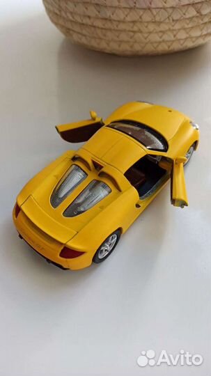 Машинка Kinsmart миникопия Porsche Carrera GT