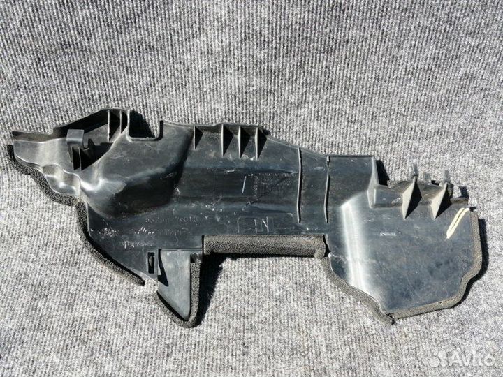 Дефлектор радиатора левый Lexus Ct200H ZWA10 1.8