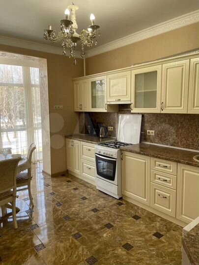 2-к. квартира, 94 м², 2/8 эт.