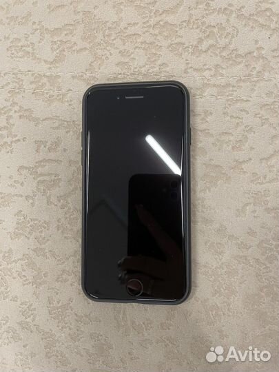 Телефон iPhone 7