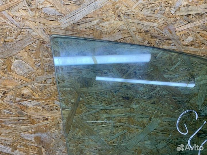 Стекло двери переднее правое Mercedes-Benz