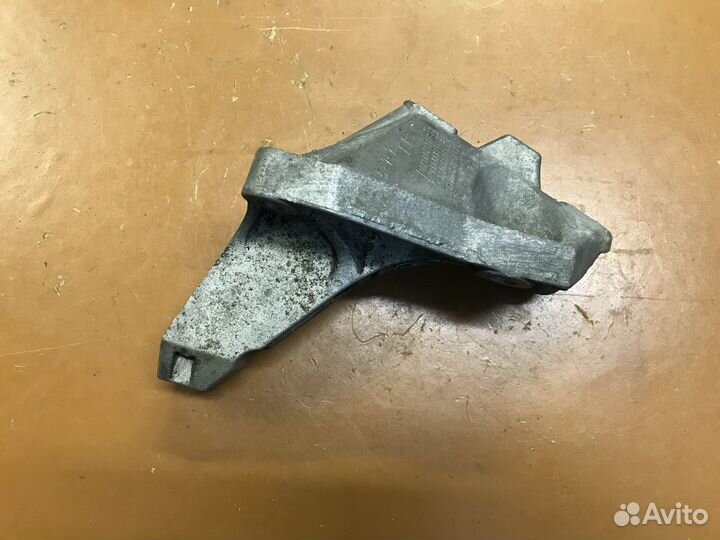 Крепления кпп VW Golf 4 1.4 2001г