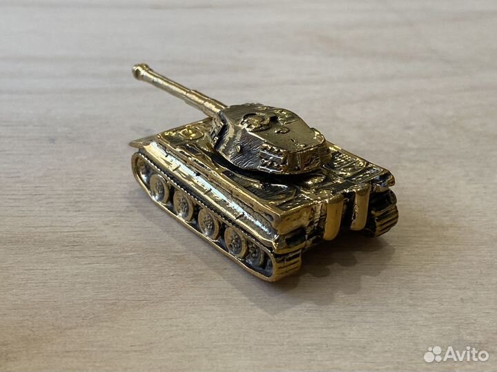 Танк Tiger II (бронза) 1944-1945 гг