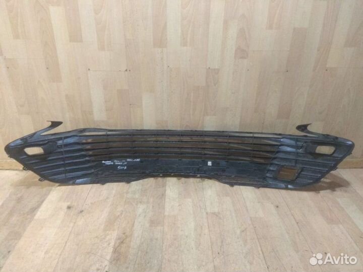 Решетка бампера Toyota