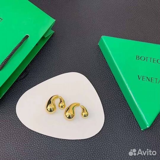 Серьги золотые Bottega Veneta