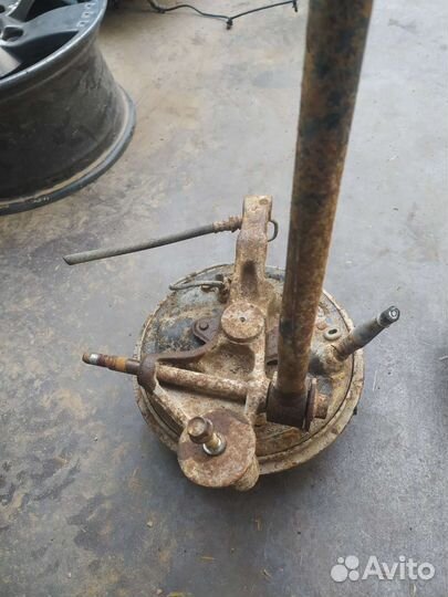 Кулак задний Kia Spectra