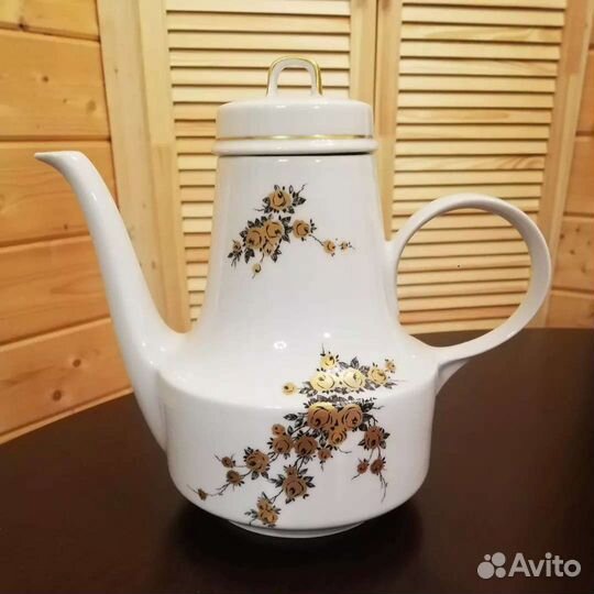 Henneberg Porzellan 1777 кофейник винтаж