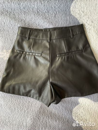 Кожаные шорты