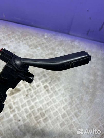 Переключатель подрулевой (стрекоза) Skoda Rapid 20