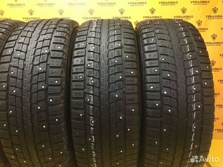 Dunlop SP Winter Ice 01 215/65 R16 102T