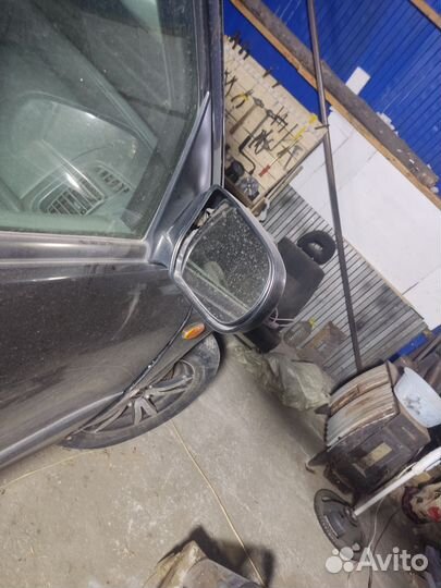 Зеркало заднего вида правое Mazda Tribute YF