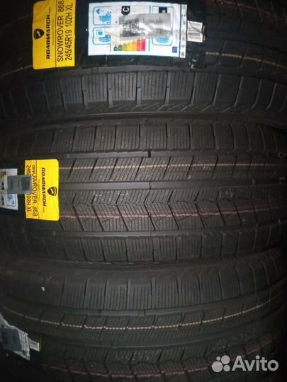 Roadmarch Snowrover 868 245/45 R19