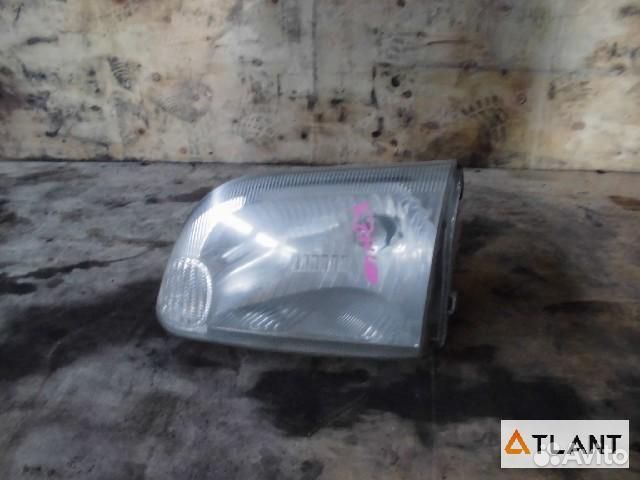 Фара левая toyota hiace