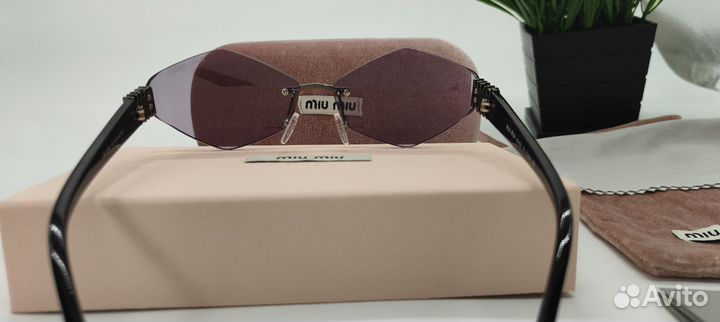 Солнцезащитные очки MIU MIU