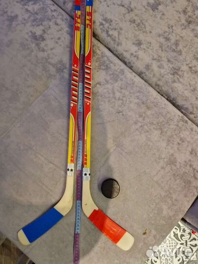 Клюшки детские с шайбой