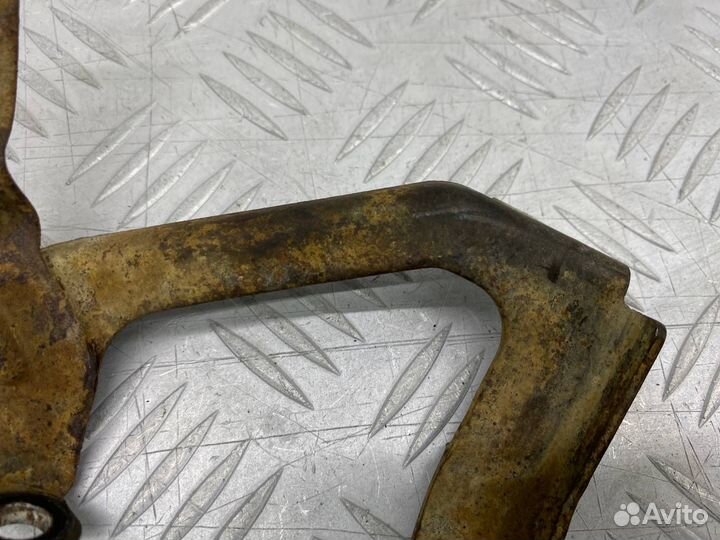 Б/У Крепление тросика газа (кронштейн) Toyota