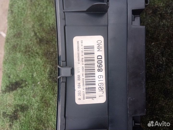 Панель приборов Volkswagen Golf 4 1.6 AKL