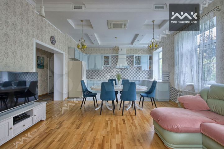 Дом 520 м² на участке 12,7 сот.