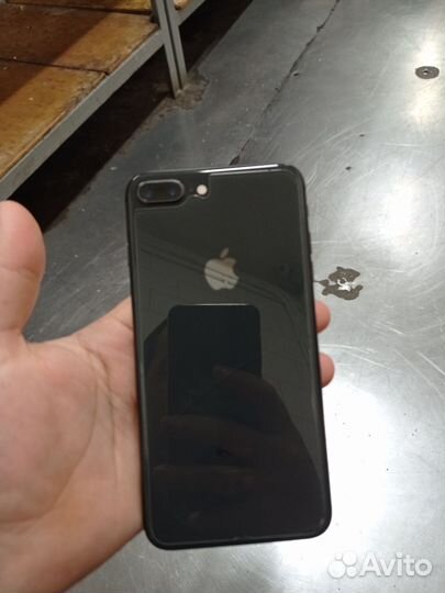 iPhone 8 Plus, 64 ГБ