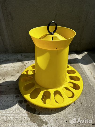 Кормушка для кур