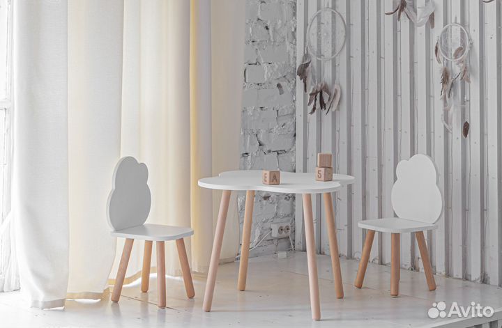 Стол детский в скандинавском стиле