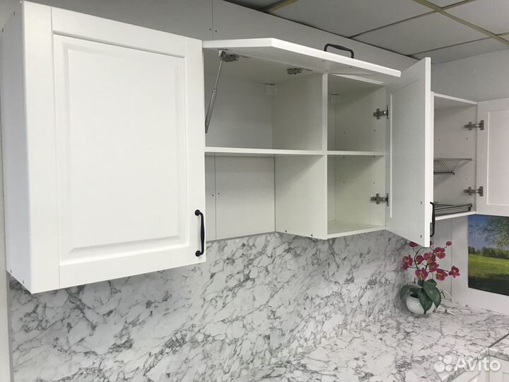 Кухня белая угловая новая